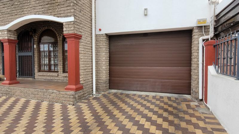 6 Bedroom Property for Sale in Rylands Western Cape